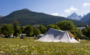 Emplacement - Stellplatz Zelt/ Wohnwagen / Auto / Wohnmobil / ohne Strom - Camping CHAMP LA CHEVRE