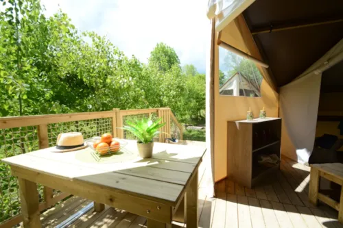 Location - Tente Lodge Confort (Avec Sanitaires) - image n°3 - Camping CHAMP LA CHEVRE