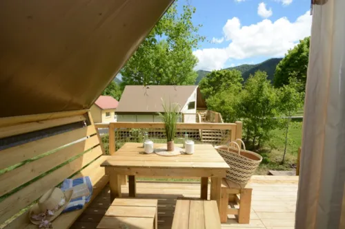 Location - Tente Lodge Confort (Avec Sanitaires) - image n°5 - Camping CHAMP LA CHEVRE