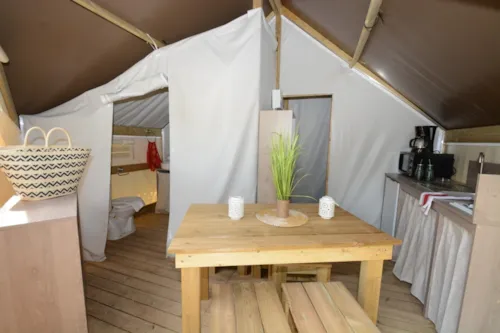 Location - Tente Lodge Confort (Avec Sanitaires) - image n°6 - Camping CHAMP LA CHEVRE