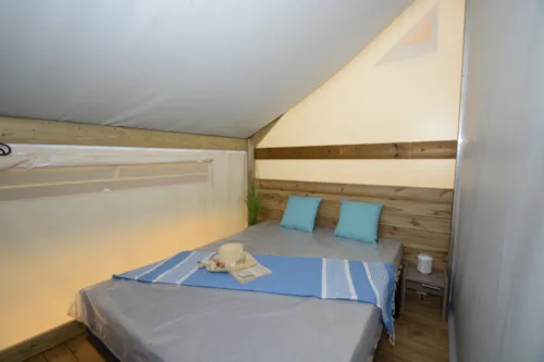 Location - Tente Lodge Confort (Avec Sanitaires) - image n°8 - Camping CHAMP LA CHEVRE
