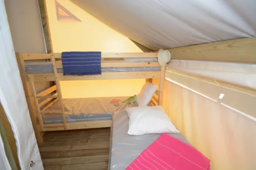 Location - Tente Lodge Confort (Avec Sanitaires) - image n°9 - Camping CHAMP LA CHEVRE