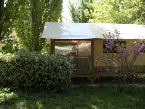 Accommodation - Canvas Bungalow - image n°2 - Camping le Pilat
