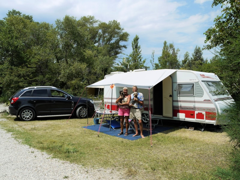 Package: Pitch + 1 car + caravan  or tent