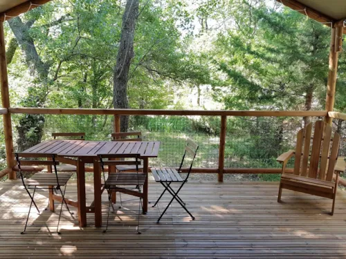 Location - Cabane Lodge Bois Sur Pilotis Confort 27M² 2 Chambres - Terrasse Bois Couverte, Zone Ombragée - image n°2 - Flower Camping Les Rives de l'Aygues