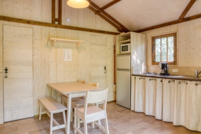 Cabane Lodge Bois on piles 2 bedrooms 27m² - sheltered terrace, Shaded pitch