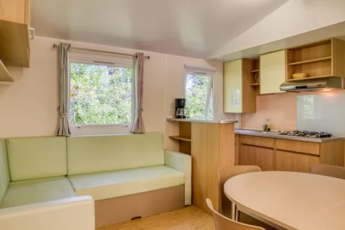 Location - Mobil-Home Confort 33M² 3 Chambres - Terrasse Semi-Couverte - Climatisation - image n°5 - Flower Camping Les Rives de l'Aygues