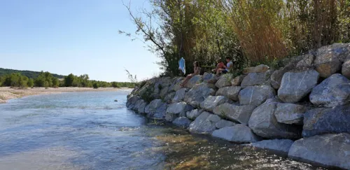 Emplacement - Forfait Privilège Bord De Rivière Avec Électricité - image n°5 - Flower Camping Les Rives de l'Aygues