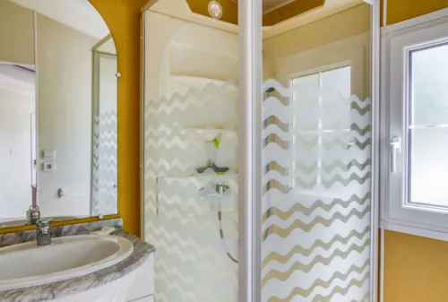 Location - Mobil-Home Standard 28M² 2 Chambres - Zone Ombragée - image n°6 - Flower Camping Les Rives de l'Aygues