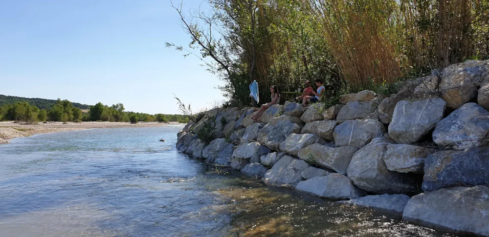 Flower Camping Les Rives de l'Aygues