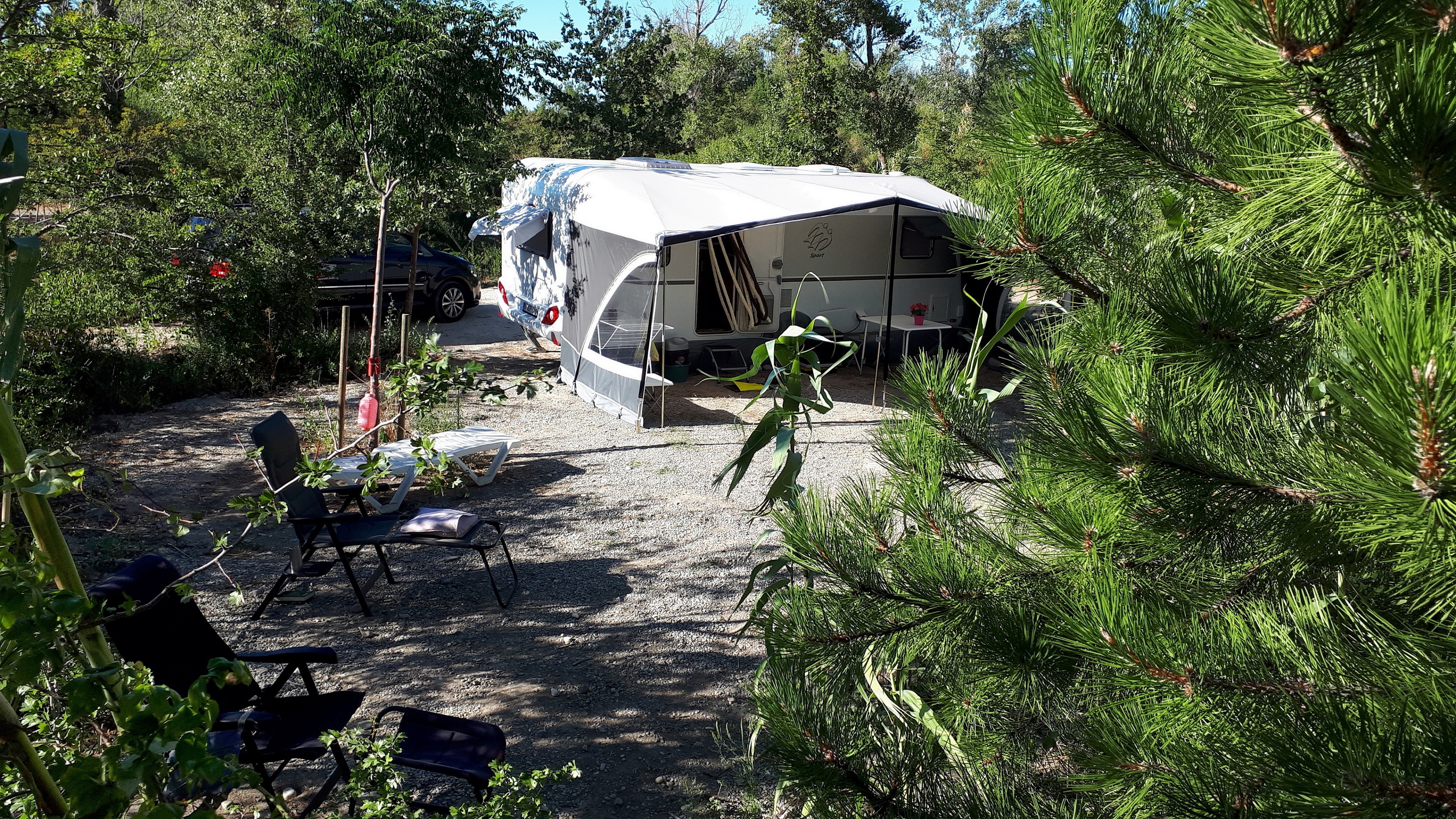 Kampeerplaats - Standplaats Meer Dan 130 M² - Flower Camping Les Rives de l'Aygues