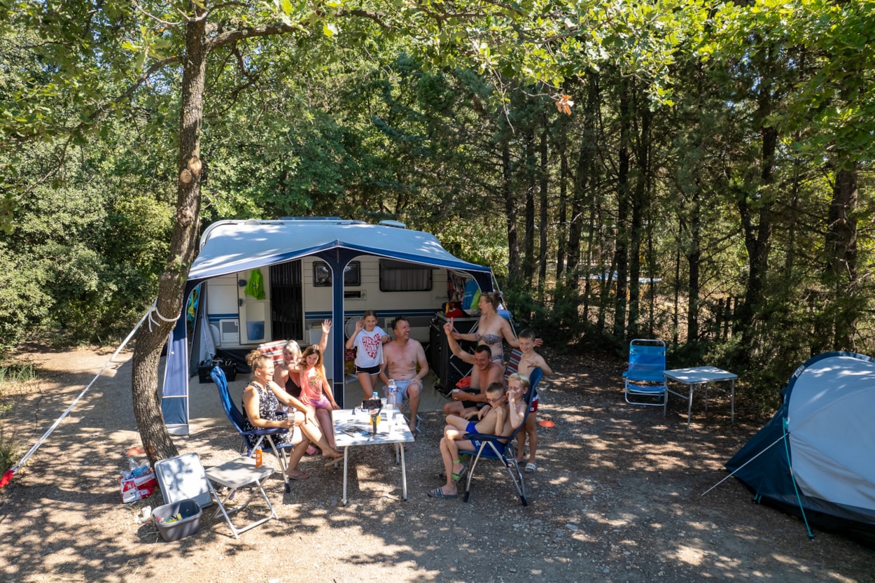 Flower Camping Les Rives de l'Aygues