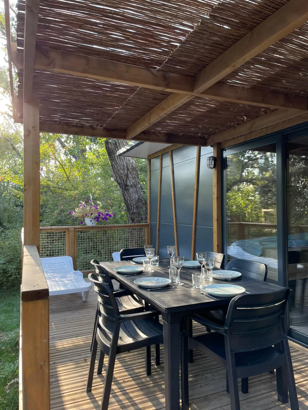 Huuraccommodatie(s) - Chalet Confort 35M² 3 Slaapkamers Half-Schaduwrijk Terras + Airconditioning - Flower Camping Les Rives de l'Aygues