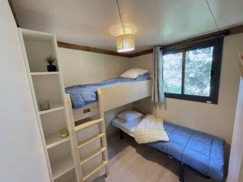 Accommodation - Chalet Confort 35M² 3 Bedrooms Half-Covered Terrace + Air-Conditioning - image n°5 - Flower Camping Les Rives de l'Aygues