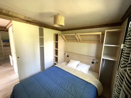 Accommodation - Chalet Confort 35M² 3 Bedrooms Half-Covered Terrace + Air-Conditioning - image n°7 - Flower Camping Les Rives de l'Aygues