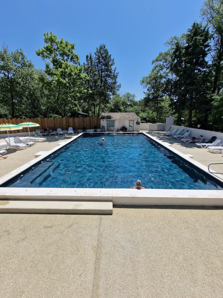 Flower Camping Les Rives de l'Aygues