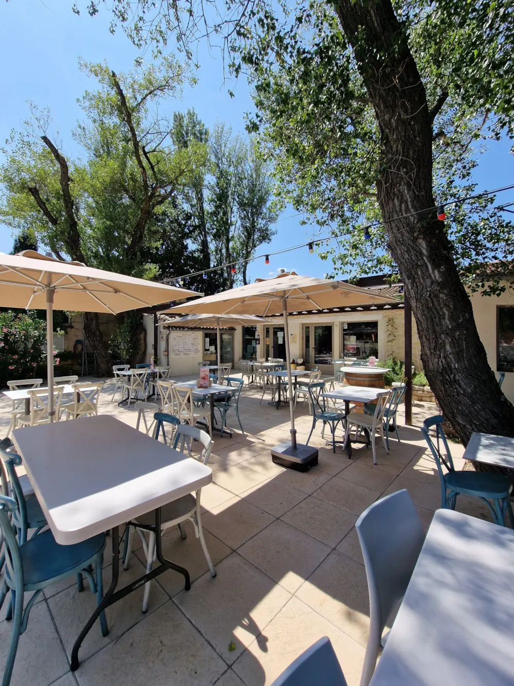 Flower Camping Les Rives de l'Aygues