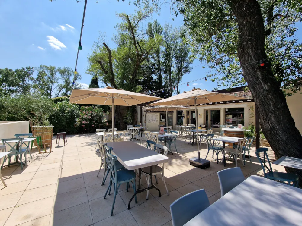 Flower Camping Les Rives de l'Aygues