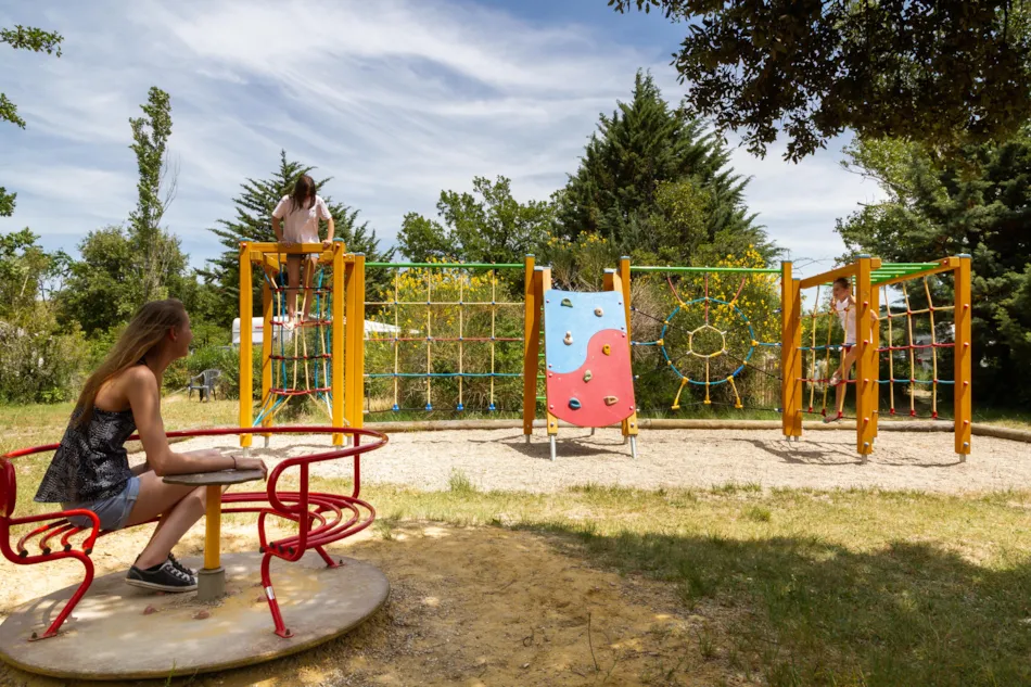 Flower Camping Les Rives de l'Aygues