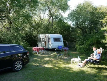 Emplacement - Forfait Confort Avec L'électricité - Flower Camping Les Rives de l'Aygues