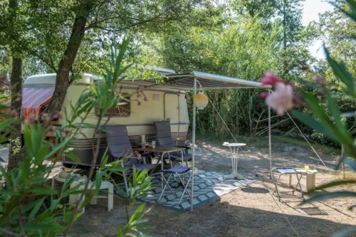Emplacement - Forfait Confort Avec L'électricité - image n°2 - Flower Camping Les Rives de l'Aygues