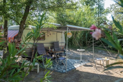 Confort Package (1 tent, caravan or motorhome / 1 car) 100-120m²