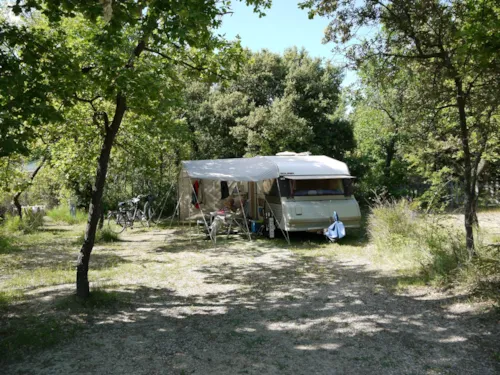 Emplacement - Forfait Confort Avec L'électricité - image n°3 - Flower Camping Les Rives de l'Aygues