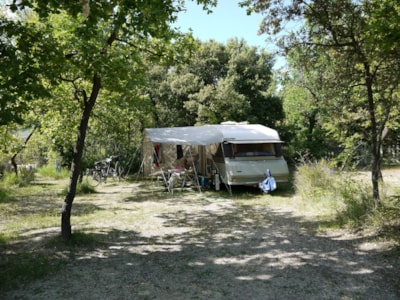 Confort Package (1 tent, caravan or motorhome / 1 car) 100-120m²