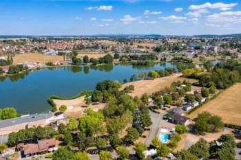 Stellplatz - Komfortpaket, Mit Strom - Camping de Bourbon-Lancy