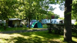 Pitch - Trekking Package (1 Tent Without Electricity/Without Car) - Camping de Montlouis-sur-Loire
