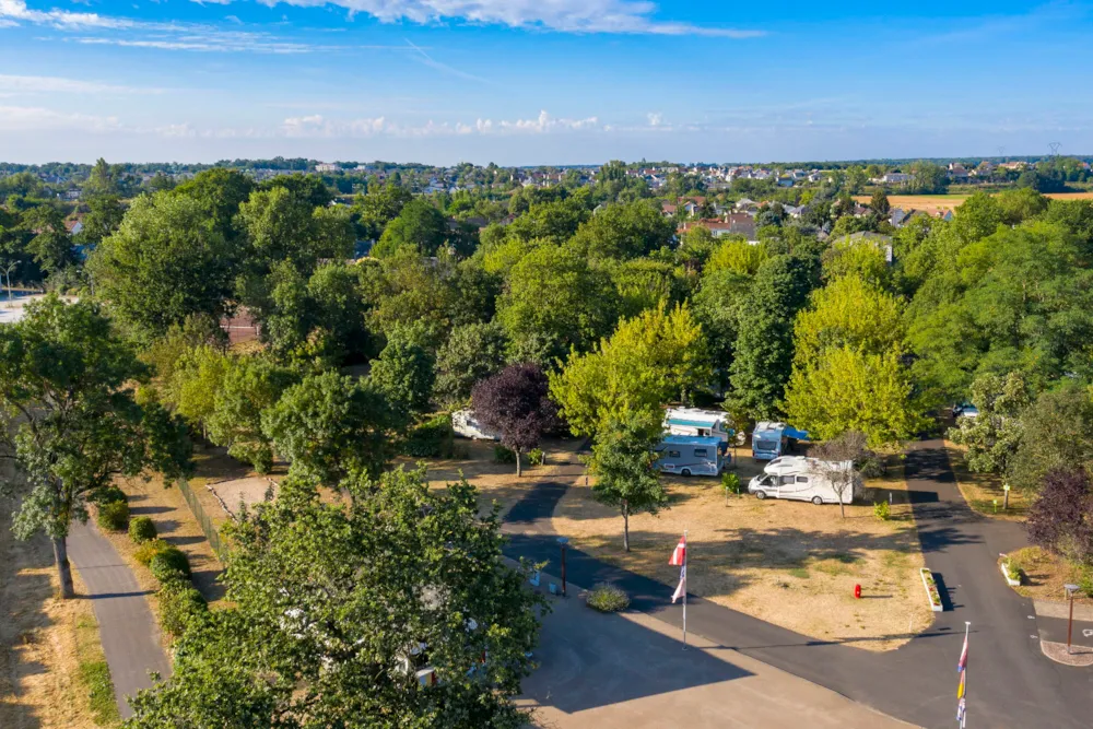Emplacement - Forfait Randonneur (À Pied Ou À Vélo / 1 Tente Sans Électricité) - Camping de Montlouis-sur-Loire