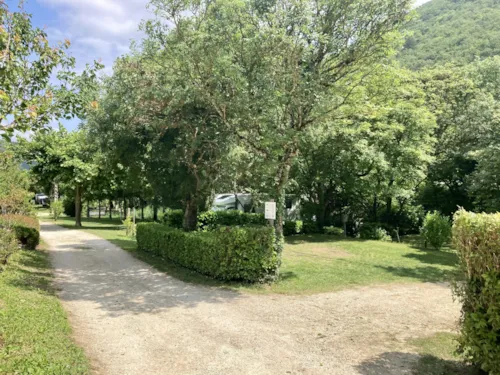 Pitch - Package (Caravan / Motorhome / Tent) 70/100M² - image n°4 - Camping Porte de Provence