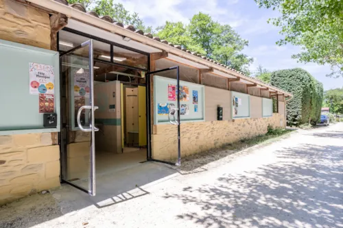 Pitch - Package (Caravan / Motorhome / Tent) 70/100M² - image n°7 - Camping Porte de Provence