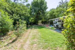 Emplacement - Package (caravan / motorhome / tent) 70/100m² - Camping Porte de Provence