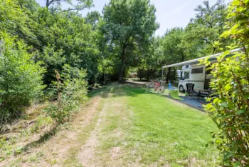 Stellplatz - Stellplatz (Wohnwagen / Wohnmobi L/ Zelt) 70/100M² - Camping Porte de Provence