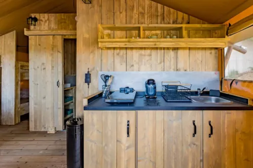 Accommodation - Tent Lodge Wood - 27M² - 2 Bedrooms - - image n°2 - CAMPING LES CLOS
