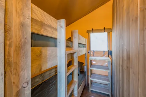 Accommodation - Tent Lodge Wood - 27M² - 2 Bedrooms - - image n°4 - CAMPING LES CLOS