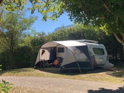 Parcela - Pitch Confort Small For Tent (Electricity Included) - Camping Le Couriou