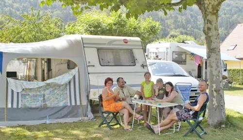 Kampeerplaats(en) - Standplaats + 1 Auto - image n°1 - Camping Le Panoramic