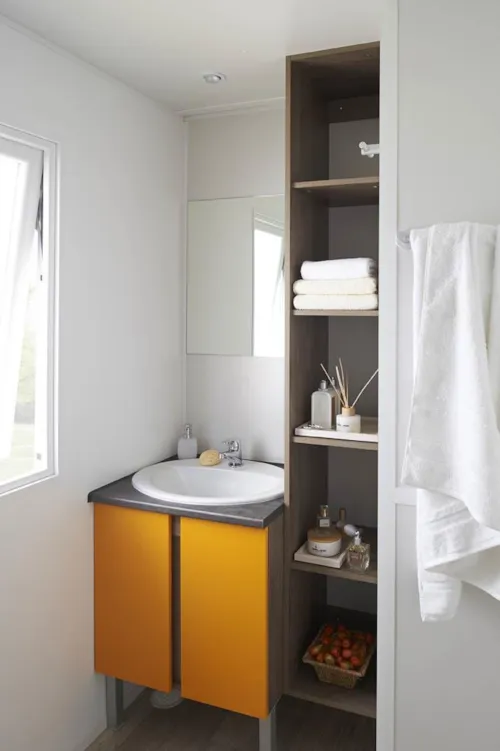 Accommodation - Mobil Home Declick 28M² - 2 Bedrooms, 2 Bathrooms - image n°3 - Camping Le Panoramic