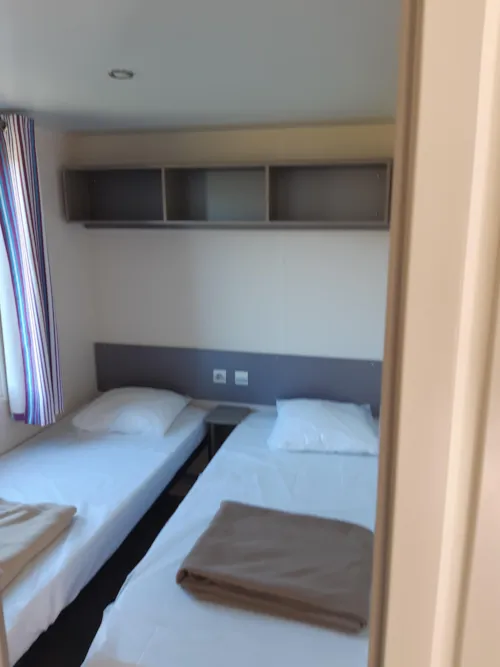 Mietunterkunft - Mobilheim Riviera 34M² - 3 Zimmer - image n°5 - Camping Le Panoramic