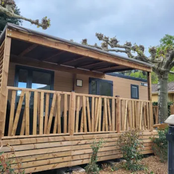 Mietunterkunft - Mobil Home  Cochette 30M2  4 Pers  Avec Terrasse 3 /4 Couverte De 18M2 - Camping Le Panoramic