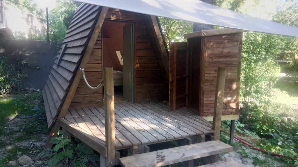 Accommodation - Wooden Hut Source- Without Shower - With Toilett And Kitchen - Hôtel de Plein Air Suze Luxe Nature