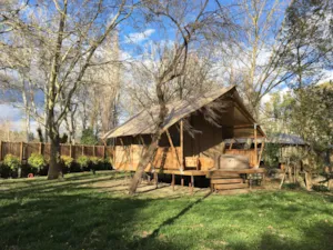 Locatif - Lodge Rivière 30m² + 15m² - 2 bedrooms - Private Spa - kitchen - bathroom - Hôtel de Plein Air Suze Luxe Nature