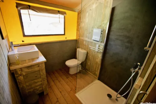 Accommodation - Lodge Jasmin 34M² - 3 Bedrooms - Kitchen - Bathroom- Private Spa - image n°6 - Hôtel de Plein Air Suze Luxe Nature