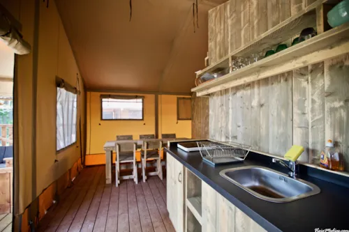 Location - Lodge Chèvrefeuille 34M² - 3 Chambres - Cuisine - Salle D'eau - Spa Privatif - image n°5 - Hôtel de Plein Air Suze Luxe Nature