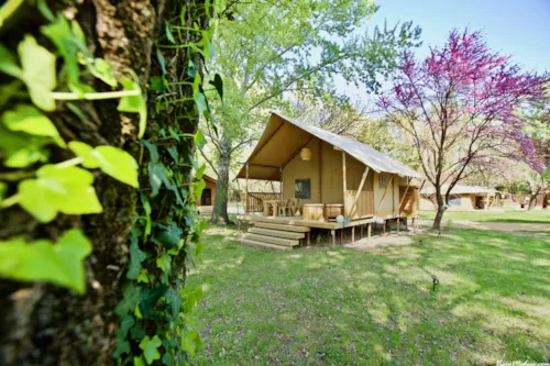 Location - Lodge Prairie 30M² + 15M² En Mezzanine - 2 Chambres - Spa Privatif-Cuisine - Salle D'eau - image n°3 - Hôtel de Plein Air Suze Luxe Nature