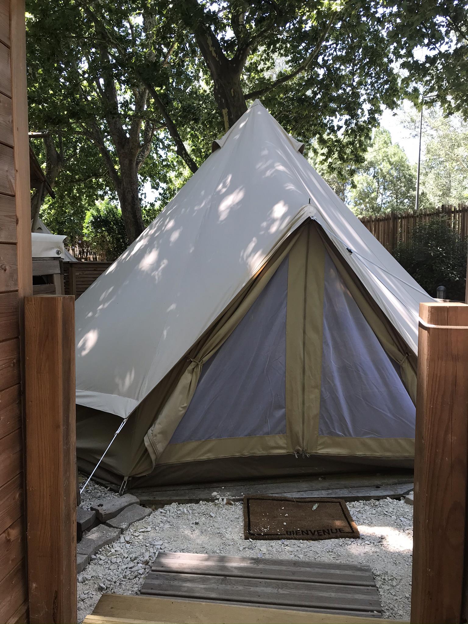 Huuraccommodatie - Bijzondere 3-Persoons Tent - Zonder Eigen Sanitair - Microkeuken - Hôtel de Plein Air Suze Luxe Nature