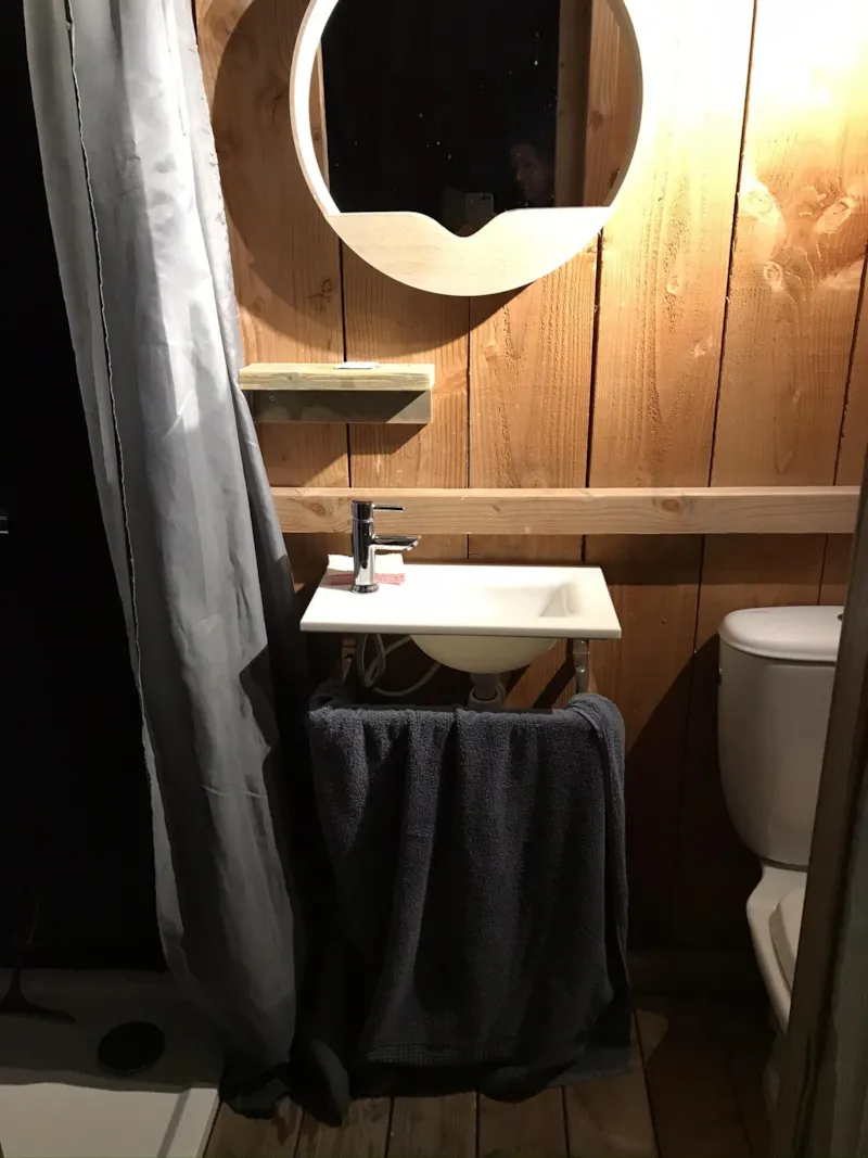 Lodge Château 32M² - 2 Chambres - Spa Privatif- Cuisine -  Salle D'eau