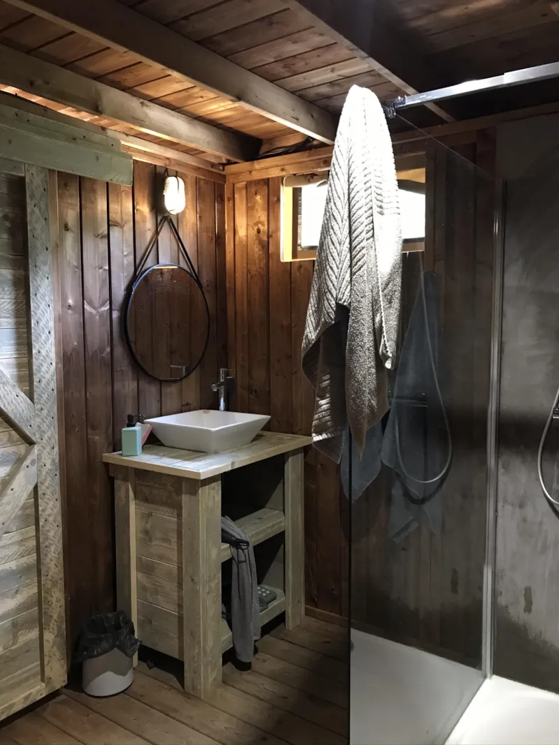 Lodge Rivière 30M² + 15M² En Mezzanine - 2 Chambres - Spa Privatif - Cuisine - Salle D'eau